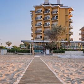 Hotel Crown, hotel em Rimini