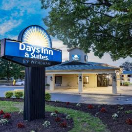 Days Inn & Suites by Wyndham Colonial, hotel a Williamsburg