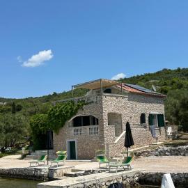 Holiday house Val, hotel v destinaci Pašman