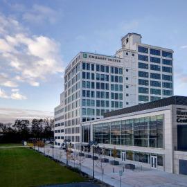 Embassy Suites By Hilton Rockford Riverfront, ξενοδοχείο σε Ρόκφορντ