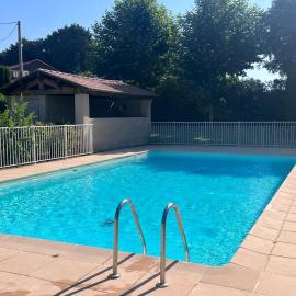 Appartement T2 avec jardin privé, piscine et barbecue