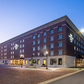 Homewood Suites By Hilton Salina/Downtown, Ks, hotel en Salina