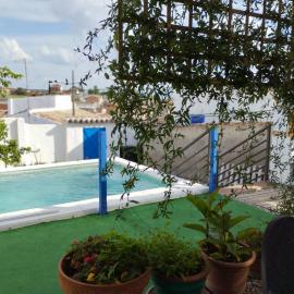 Granja Colibrí,con piscina, hotel La Puebla de Montalbánban