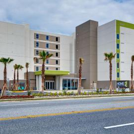 Home2 Suites Ormond Beach Oceanfront, FL、オーモンド・ビーチのホテル