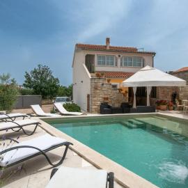 Holiday Home Kavran Ii