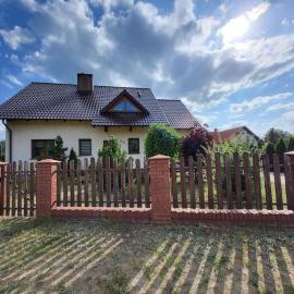 Dom na prerii w mieście, hotel in Trzciel