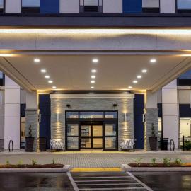 Hampton Inn & Suites Burlington, Ontario, Canada, хотел в Бърлингтън