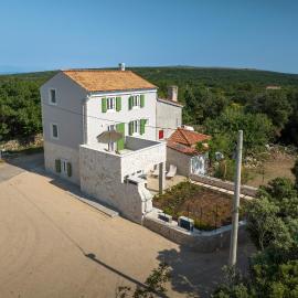Analma, hotel Belejben