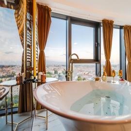 Hanza Tower GOLD-21 Deluxe 63m2 with Pool & Spa