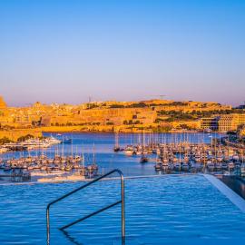Grands Suites Hotel and Spa Sliema: Gzira şehrinde bir otel
