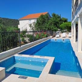 Apartments Neli, ξενοδοχείο σε Vinisce