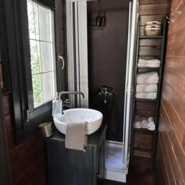 Roulotte / Tiny House dans les Alpilles, hotel din Saint-Rémy-de-Provence