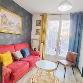 Comfortable house 45m2, 20 min to Paris with BBQ and shared private garden, hotel in Épinay-sur-Orge