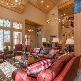 Uncle Chris Cabin by KABINO Air Conditioning Smart TVs Chefs Kitchen Spacious WiFi Grill Bills Island Reservoir Fishing, viešbutis mieste Ailand Parkas