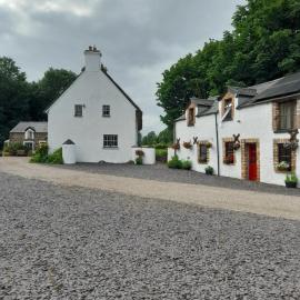 Moira Cottages @Berwickhall Sleeps 12, Hotel in Moira