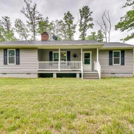 Cozy Home in Star Tannery w/ Private Backyard!, hotell sihtkohas Gravel Springs
