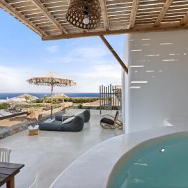 Myconian Crown Suites by Mr and Mrs White, hotell i Kalafati