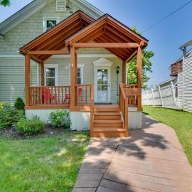 ‘Turtle Cove Bay Beach House’ ~ 13 Mi to Buffalo!