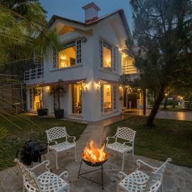 StayVista's Bellevue - 3BHK Mountain-View Villa with Jacuzzi