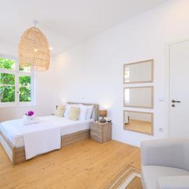Katina's Coastal Oasis