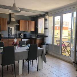 Appartement balcon, place de parking, centre ville, hotell sihtkohas Valence