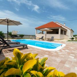 Villa Zrilic ZadarVillas, hotel din Perušić Benkovački