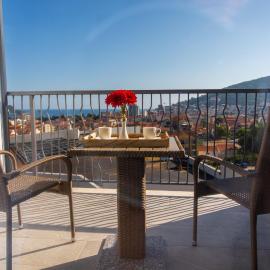 Rooftop Apartments & Rooms