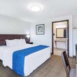 Travelodge by Wyndham Newport, hotel sa Newport