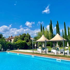 Casale Baldelli Apartments, hotel in Castiglione del Lago