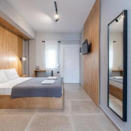 Unique Aura Luxury Studios, hotel in Neos Marmaras
