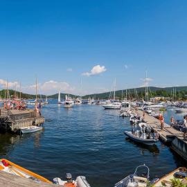 Sommerferie nær sjøen, jacuzzi, bålpanne og grill,, hotel i Asker