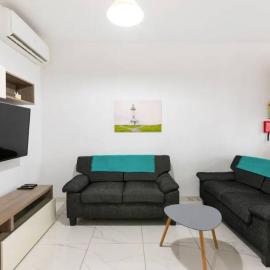 Beautiful, central home with all amenities & WIFI by 360 Estates