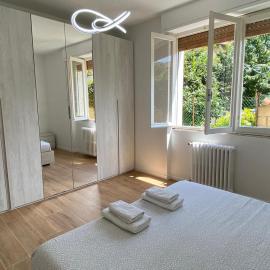 Villa The Swan - Composed by 2 Apartments, hotel in Mandello del Lario