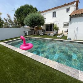 Villa Aigues Mortes, piscine, 8 personnes, hotel in Aigues-Mortes