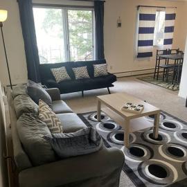 Stunning 1 Bedroom Apartment – hotel w mieście Camrose