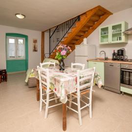 Nice Home In Krnica With Wifi, hotel a Mutvoran