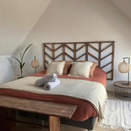 un petit coin sous les toits, hotel in Hautvillers