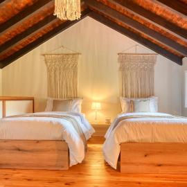 Chalet da Nogueira, a Home in Madeira, hotel in Ponta do Sol