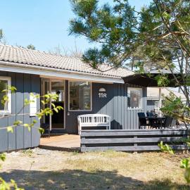 8 person holiday home in Nexø、Neksøのホテル