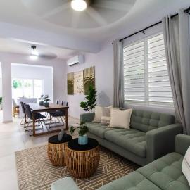 Casa Marilina Aguadilla w/ Pool, ξενοδοχείο σε Aguadilla