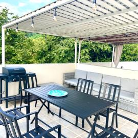 Coco में, होटल Sunny Tropical condo and rooftop terrace