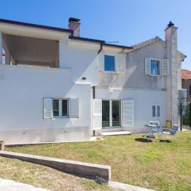 Awesome Apartment In Podgrade With Wifi, hotell i Podgrađe