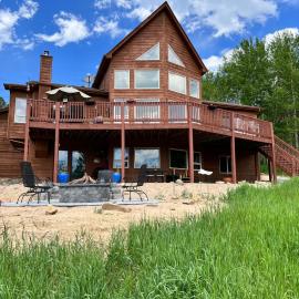 Meandering Moose Apartment Vacation Rental، فندق في بلاك هوك