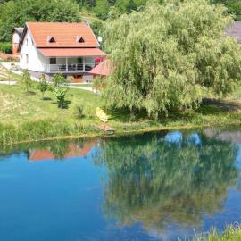 Kuća za odmor Klasan، فندق في أوتوتشاتش