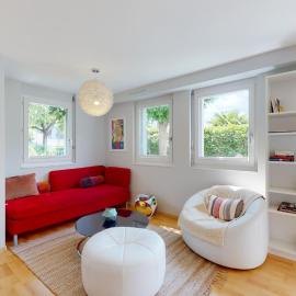Spacious studio in a quiet area of Sierre, hôtel à Sierre