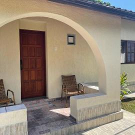 Casa e Kitnet Ilha Grande - RJ, hotel in Abraão