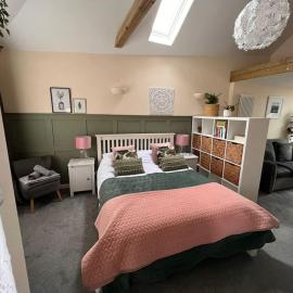 Cute Studio with kitchen, patio and free parking, hotel in Worthing