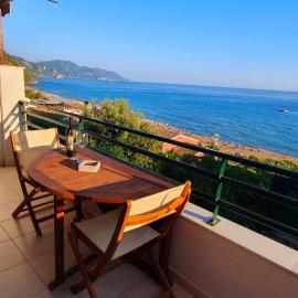 Glyfada Beach House, hotel in Glyfada