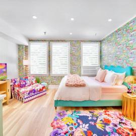 King Bed Mermaid suite - heart of Palm Beach, free parking included, Hotel in Palm Beach