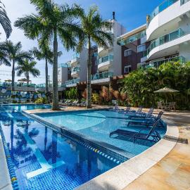 Cobertura Condo com Piscina e Jacuzzi - Boulevard Bombinhas, hotel in Bombinhas